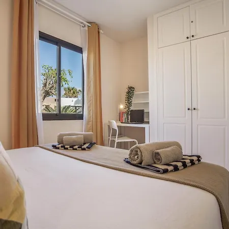 Oasis Duna _ Casa Martineli Pool * Corralejo